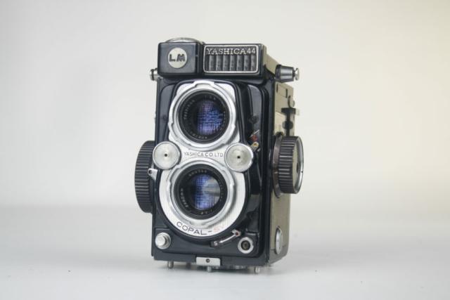 Yashica44 LM. 1959. TLR camera 4x4. Japan