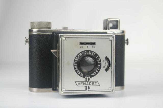 Vena Venaret. Box stijl camera. 120 film camera. 1949. Nederland. Vena Venaret. Box stijl camera. 120 film camera. 1949. Nederland.