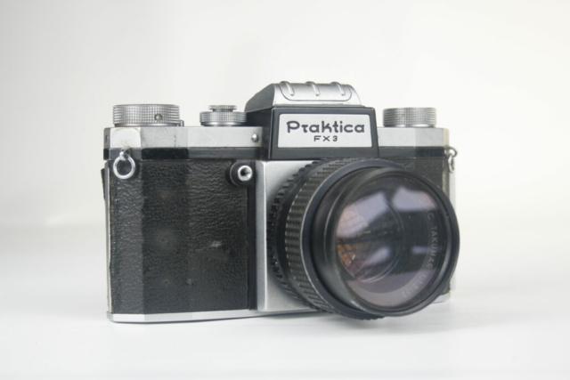 Praktica FX3. 35mm SLR camera. 1958-1959. Oost-Duitsland (DDR).