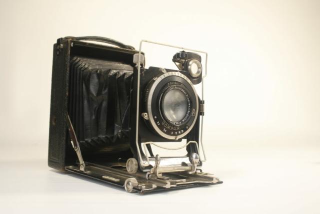 Tropen Ideal met Doppel Anastigmat Helioplan lens.