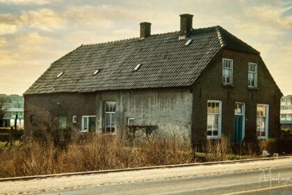een grote statige boerderij in Hintham bij 's-Hertogenbosch
