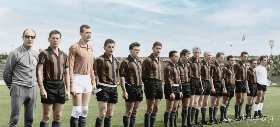 Ingekleurde foto van een voetbalteam