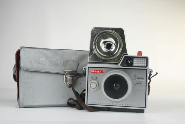 Gevaert Gevalux 144. Viewfinder camera. 127 film. 1951. Belgie