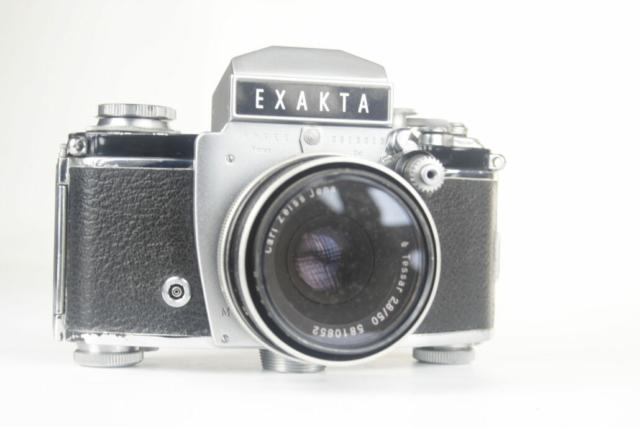 Exakta Varex IIa. Ihagee. (Exakte VXIIa in America) 35mm SLR camera. 1956-1963. Duitsland. Exakta Varex IIa. Ihagee. (Exakte VXIIa in America) 35mm SLR camera. 1956-1963. Duitsland.