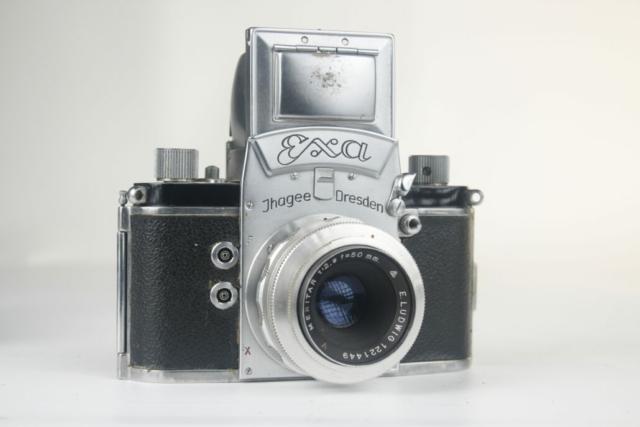 Exa versie I. Ihagee. 35mm SLR camera. 1951-1952. Duitsland. Exa versie I. Ihagee. 35mm SLR camera. 1951-1952. Duitsland.
