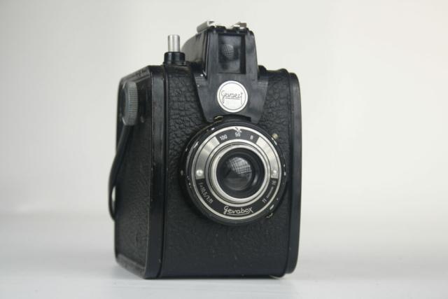 Gevaert Gevabox. 120 film box camera. Ca.1955. Duitsland. Gevaert Gevabox. 120 film box camera. Ca.1955. Duitsland.
