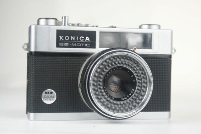 Konica EE-Matic (Wards xp 501). 35mm rangefinder camera. 1963. Japan.