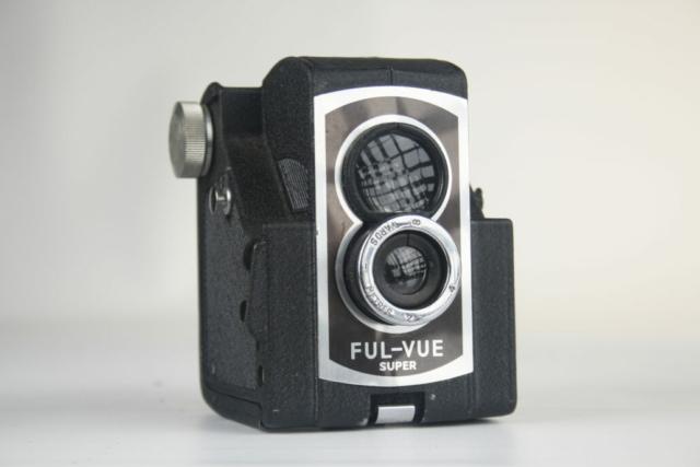 Ensign Ful-vue Super. 620 film.  Pseudo TLR camera. 1954. Engeland.