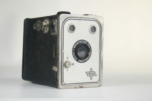Vena. 120 film box camera. 120 film. 1947. Nederland. Vena. 120 film box camera. 120 film. 1947. Nederland.