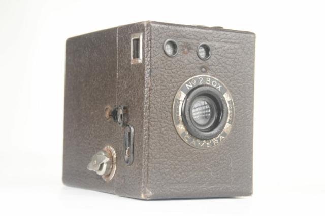 No 2. 120 film box camera. Engeland. No 2. 120 film box camera. Engeland.