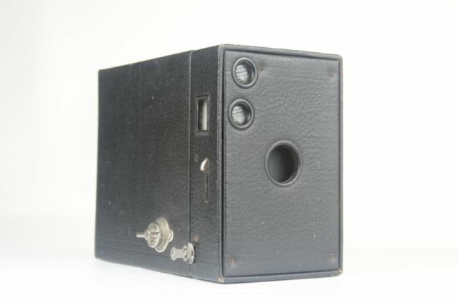 Onbekend X. Box camera. Onbekend X. Box camera.