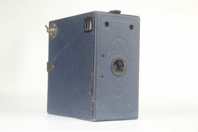 Ensign E29 box camera. E29 filmrol . Ca.1930. Engeland. Ensign E29 box camera. E29 filmrol . Ca.1930. Engeland.