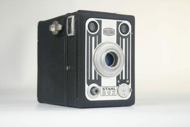Bilora Stahl Box 8. 120 rolfilm. 1948-1954 . Duitsland. Bilora Stahl Box 8. 120 rolfilm. 1948-1954 . Duitsland.