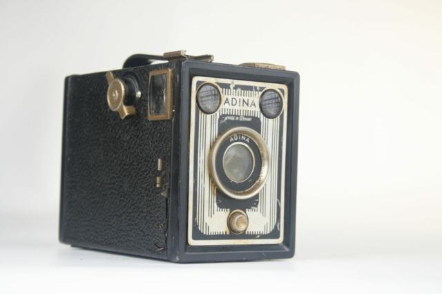 Vredeborch Adina box camera. 120 film. 1953. Duitsland. Vredeborch Adina box camera. 120 film. 1953. Duitsland.