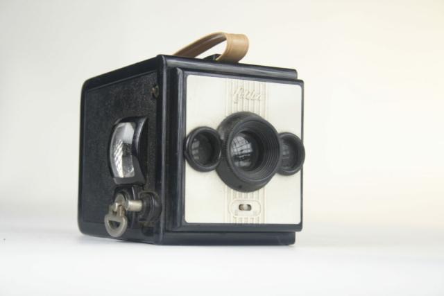 Colibri box camera. 620 film. Ca.1950. Duitsland. Colibri box camera. 620 film. Ca.1950. Duitsland.