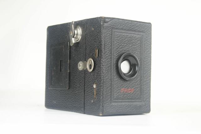 FOKA box camera. 120 film. Nederland. FOKA box camera. 120 film. Nederland.