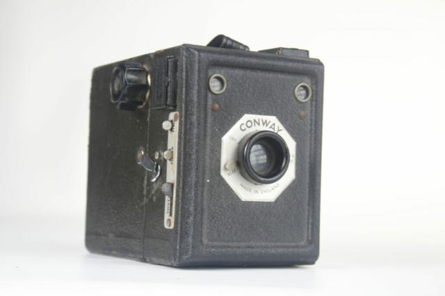 Conway Popular. 120 film box camera. Ca. 1950. Engeland. Conway Popular. 120 film box camera. Ca. 1950. Engeland.