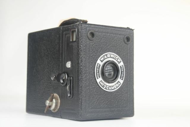 Warwick No. 2. 120 film box camera. Ca. 1930. Engeland. Warwick No. 2. 120 film box camera. Ca. 1930. Engeland.