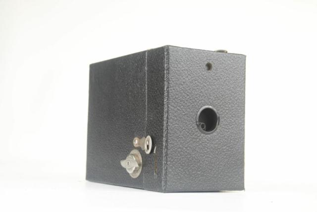 Onbekend XII. Box camera. Onbekend XII. Box camera.