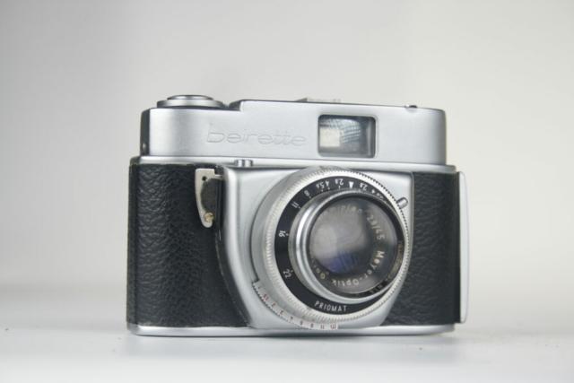Beier Beirette vs viewfinder camera met Priomat sluiter. 35mm film. 1970. Oost-Duitsland.