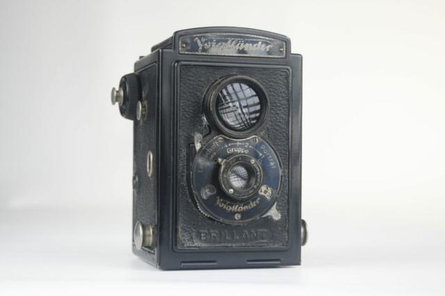 Voigtlander Brillant eerste metalen model. 1932. 6x6. 120 film. TLR camera. Duitsland.