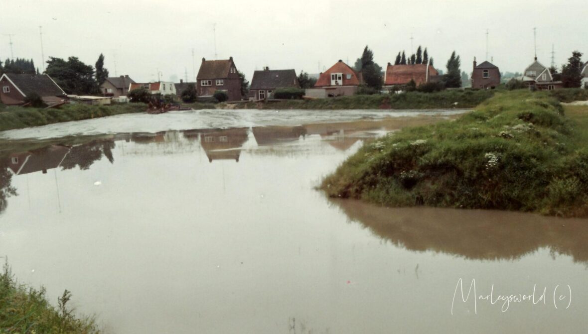 Achterkant van de Heer en Beekstraat in Rosmalen. Een wijk in opbouw.