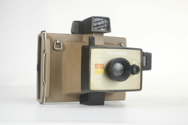 Polaroid EE 22. Instant filmpack camera. 1976-1977. USA Polaroid EE 22. Instant filmpack camera. 1976-1977. USA
