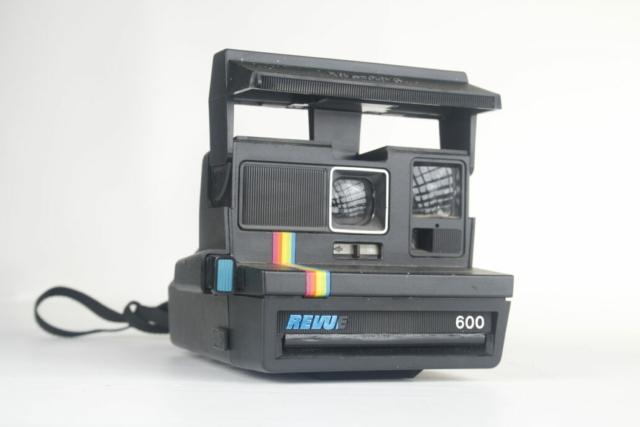 Polaroid Revue 600. Instant film camera. 600 film. 1983. USA Polaroid Revue 600. Instant film camera. 600 film. 1983. USA