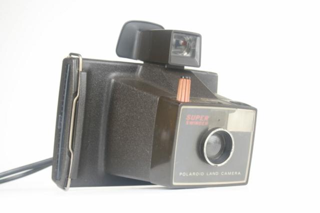 Polaroid Super Swinger.Peel apart 80 Series Land Packfilm en Zwart wit type 87 film. 1972. Engeland Polaroid Super Swinger.Peel apart 80 Series Land Packfilm en Zwart wit type 87 film. 1972. Engeland