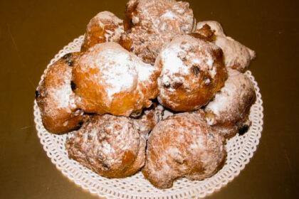 Foto: Oliebollen op bord